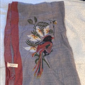 🆕NWOT LOFT Gray/Red Bird Scarf/Wrap Slight Fringe